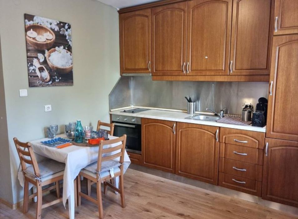 Дава се под наем Двустаен апартамент в София, Витоша - 65 кв.м за 612 € - Снимка #1