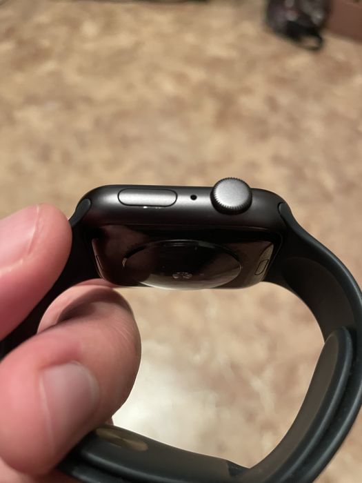 Продам apple watch se