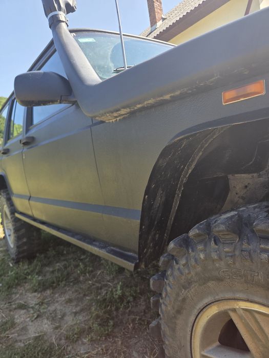 Vând Jeep cherokee xj 2.5 TD