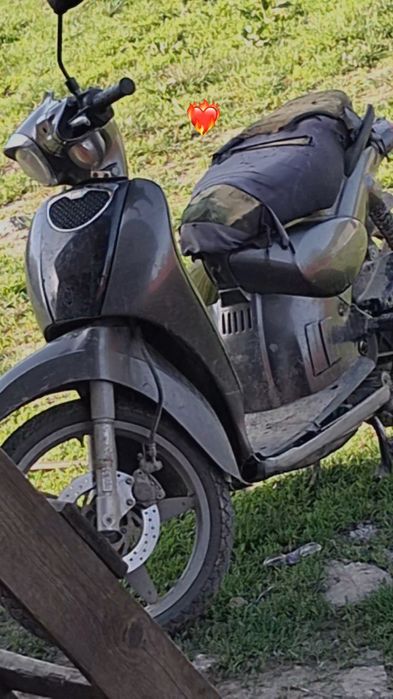 De vanzare scuter 80cc 4t fucteoneaza porneste la a 2 pedala