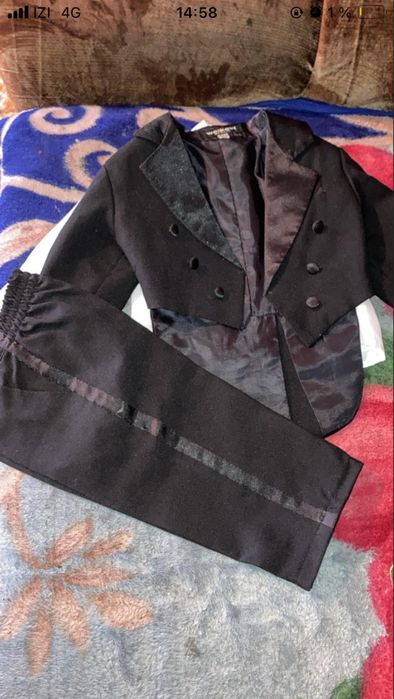 Продам костюм на мальчка