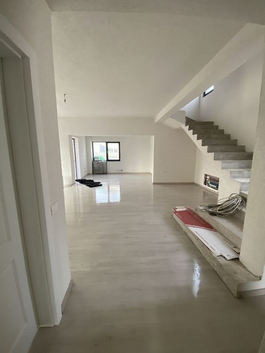 Curățenie în scări de bloc,birouri și întreținere spații verzi!!!