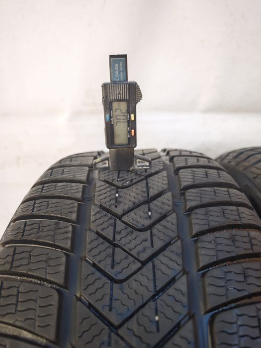 Anvelope 235/45/18 iarna M+S Pirelli Sotto Zero 3