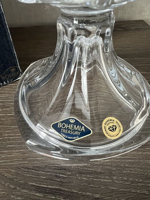 Продам вазу хрустальную Чехия