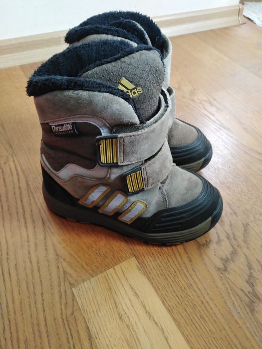 Ботуши. Adidas ..