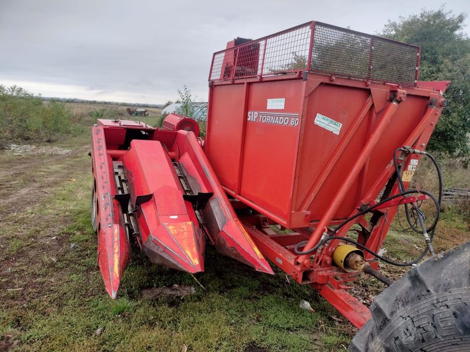 Culegător de porumb SIP Tornado 80