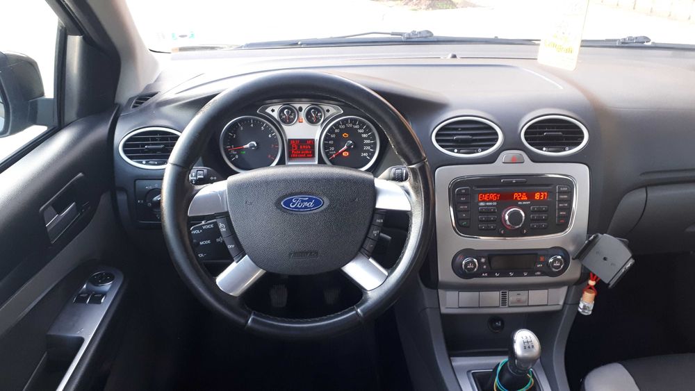 Ford Focus 1.6, хечбег, 100к.с.