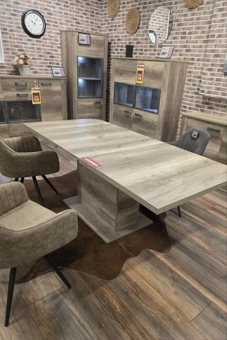 Masă de dining extensibilă