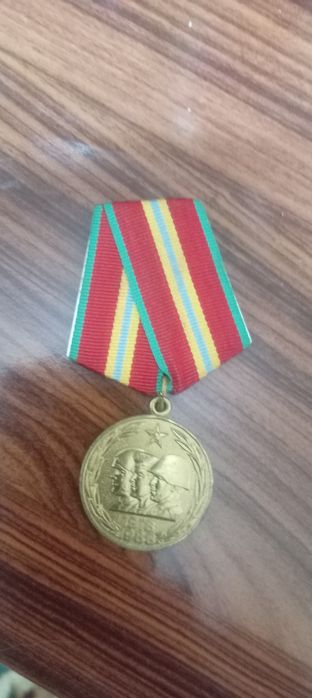 Продаю медали советских времен