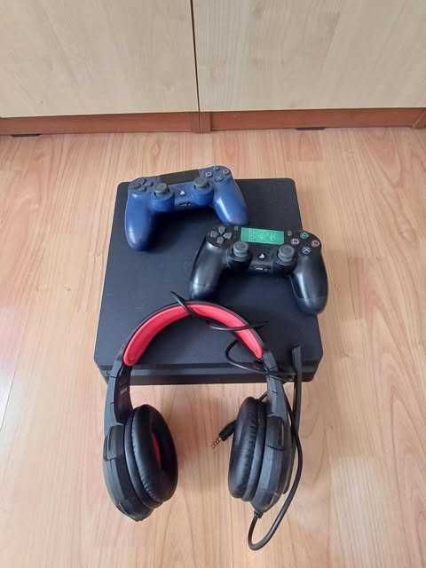 ps4+ игри, 2 джоистика и слушалки