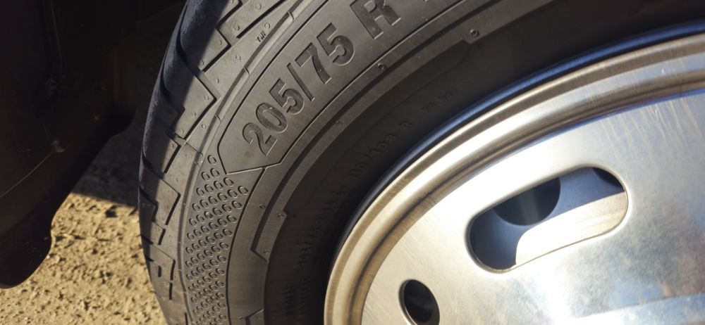 Vand amvelope noi continental