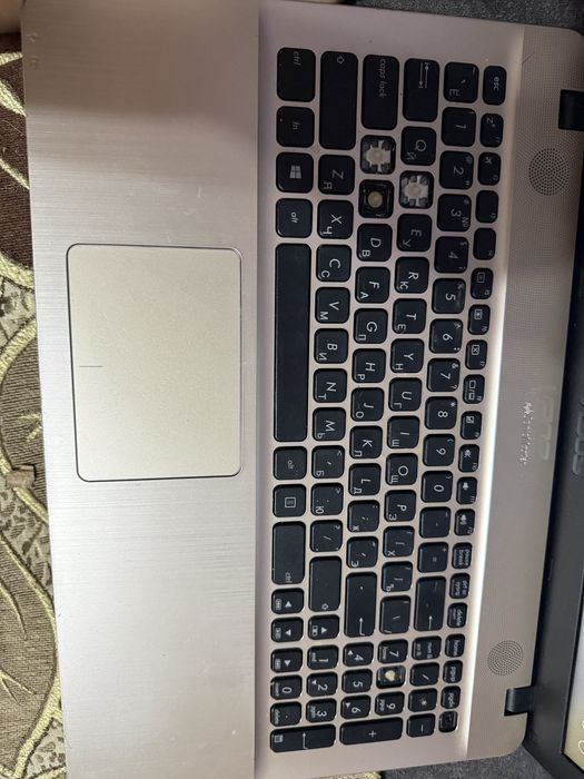 Ноутбук ASUS офисный