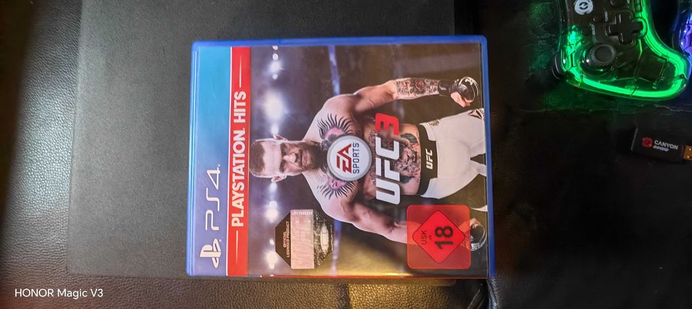 Playstation 4 Pro с игри и Аксесоари