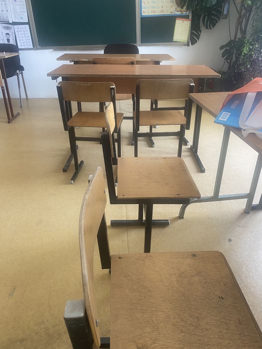 парты со стульями