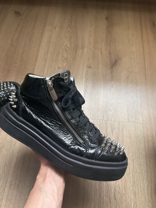 Sarbu atelier spikes