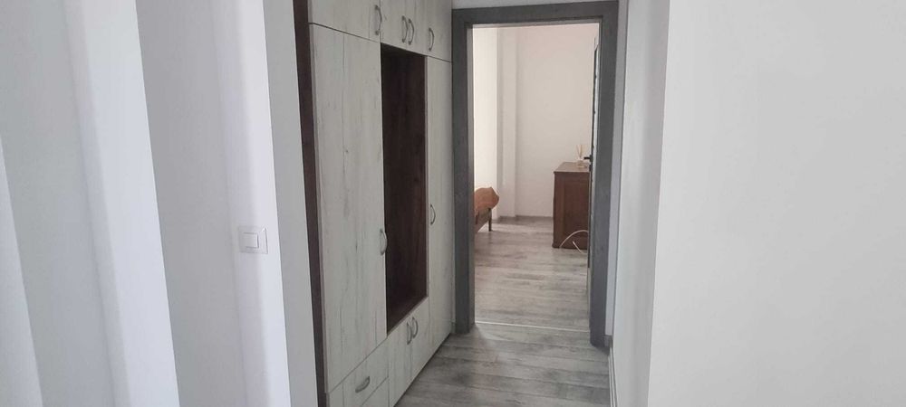 Închiriez garsonieră decomandată zona Central