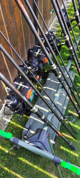 4 Lansete Carbon 3,90m,4 Mulinete 7000 cu Baitrunner,Rod Pod,Senzori