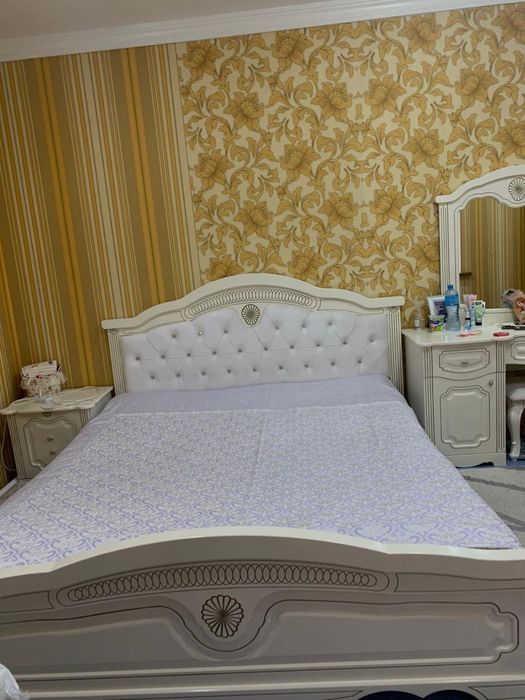Продам спальный мебель без кровати.
