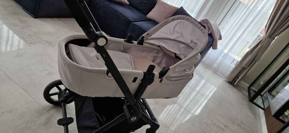 Carucior Cybex Eos