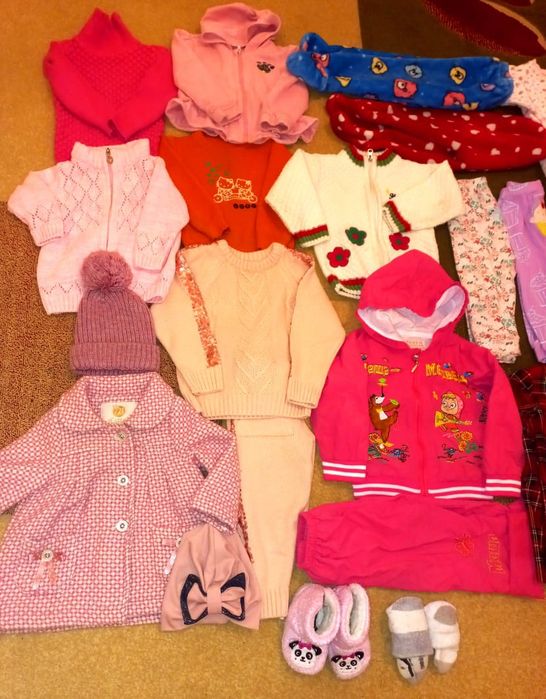 Продам для девочек вещи .