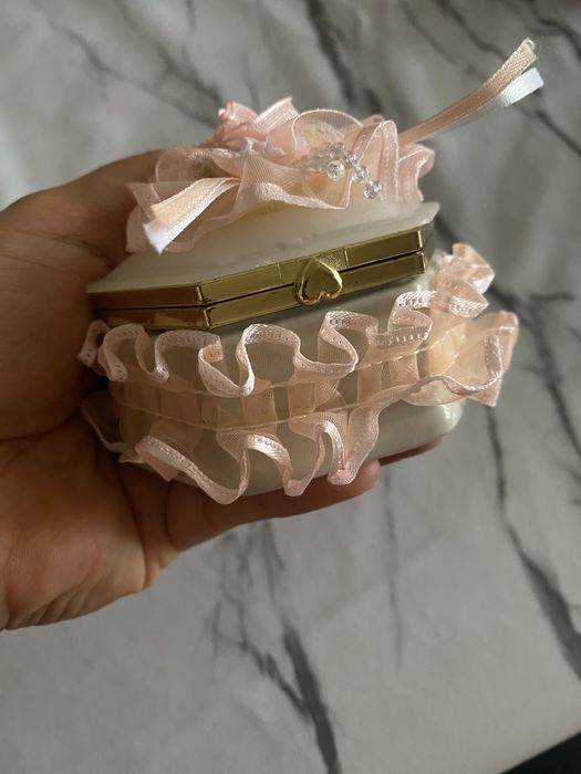 Продам сувенир, вазы, шкатулку с доставкой