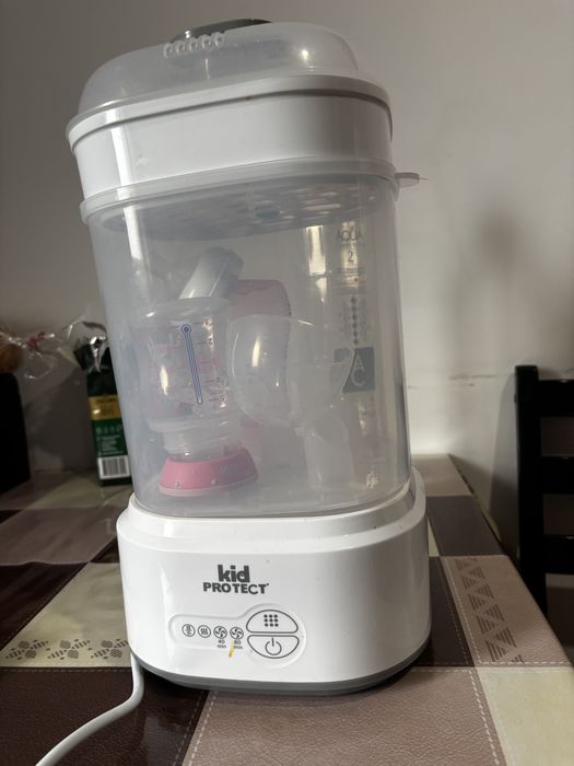 Sterilizator pentru biberoane