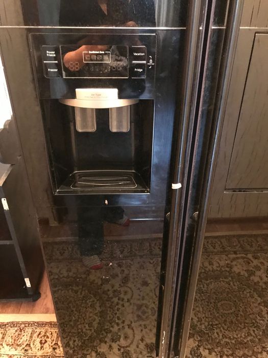 Холодильник  шкаф