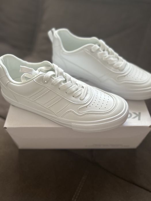 Продам кеды новые