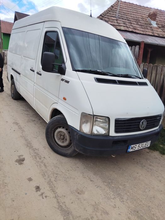 Vand woltvagen lt din anul 2002 an stare buna de funcționare toate act