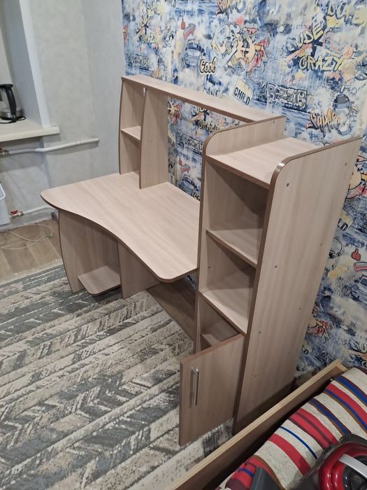 Компьютерный стол