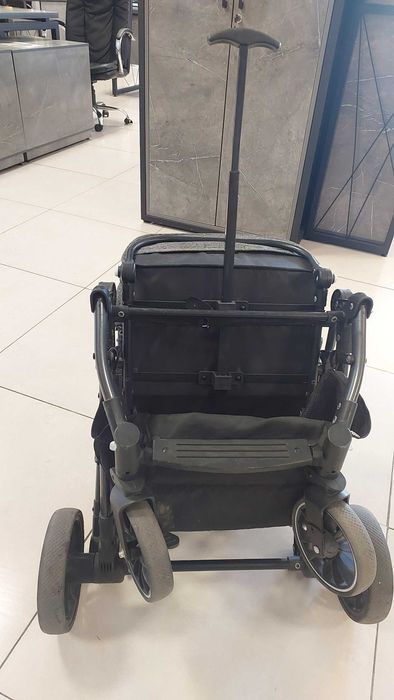 Лёгкая прогулочная коляска  – складывается как чемодан