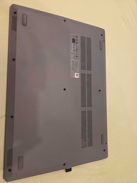 Pachet complet birou/școală: Laptop Lenovo IdeaPad 15" i3 + Măsuță pat + Cooler + Mouse Cadou