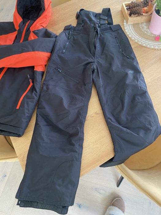 Geaca si pantaloni de schi 4F - mărime 164 (vârstă 11-13 ani)