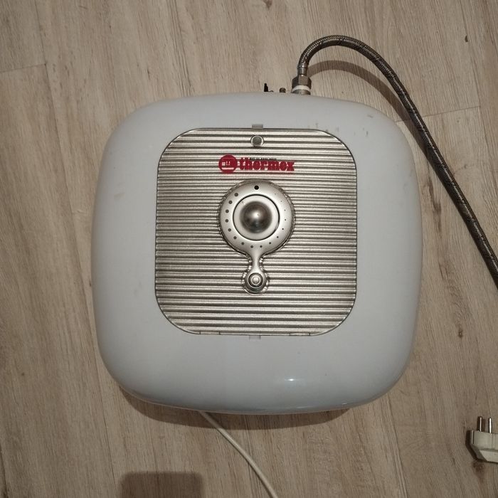 Водонагреватель. Объем 10л.