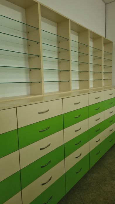 Мебели за пълно обзавеждане на аптека