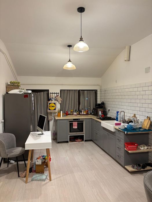 Inchiriez ap3 camere, 2 bai, 2 balcoane cal. Nationala