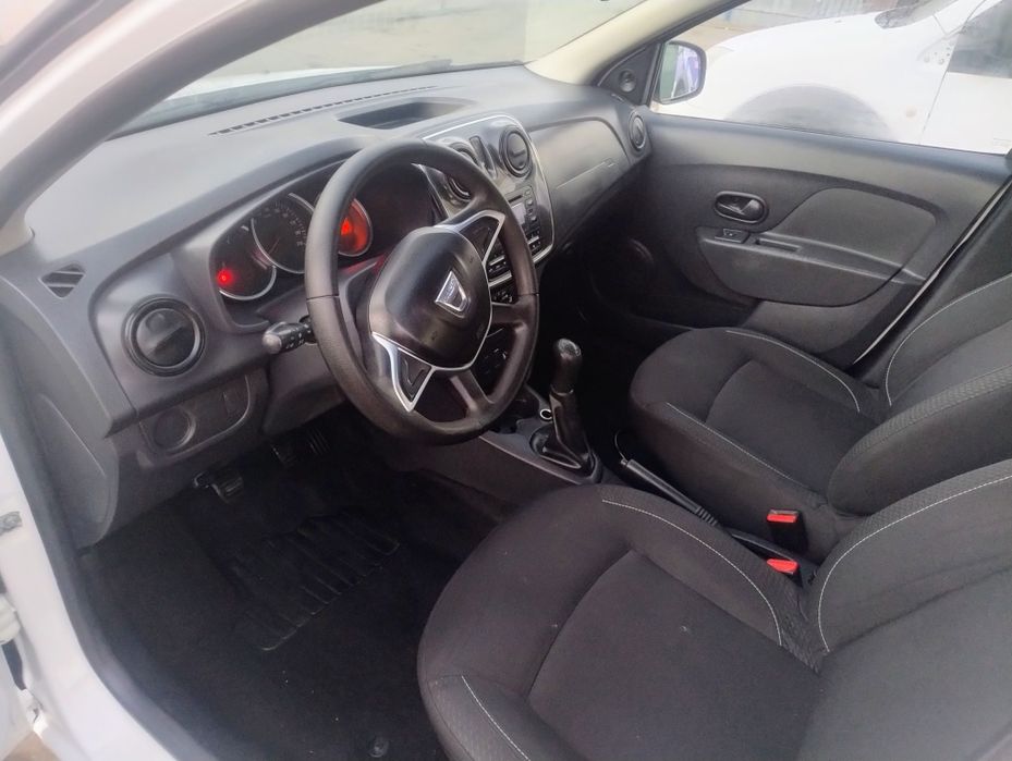 Vând Dacia Logan 2017