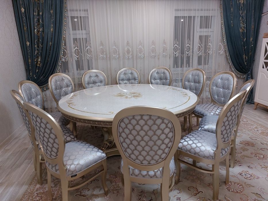 Стол гостиный на 12 персон