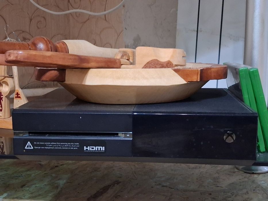 Продам Xbox one fat