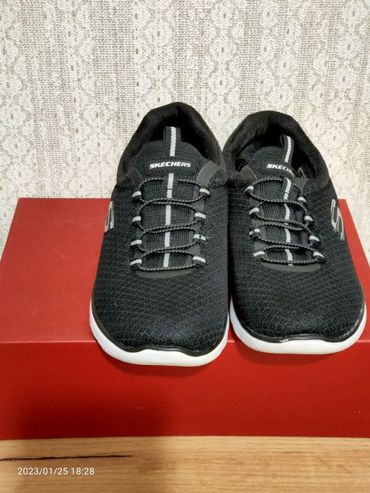 Продаю кроссовки