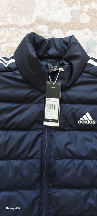 Продам куртку adidas.