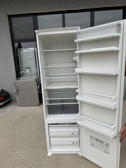 Хладилник за вграждане МИеле 177см с 2 компресора