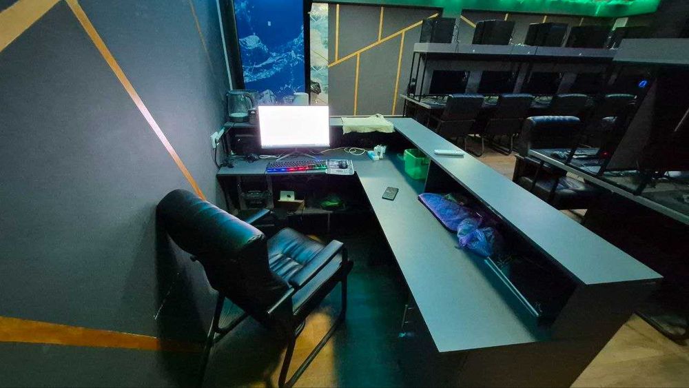 Game club 20 та компютер сотилади