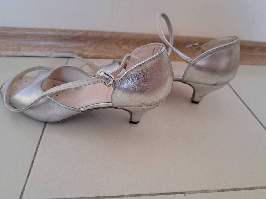 Обувки за спортни/латино/ танци