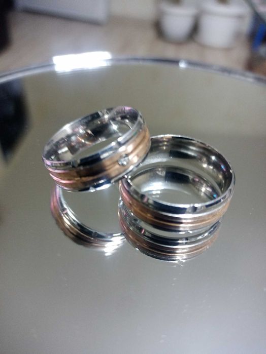 Моден пръстен със  цветно розово злато.