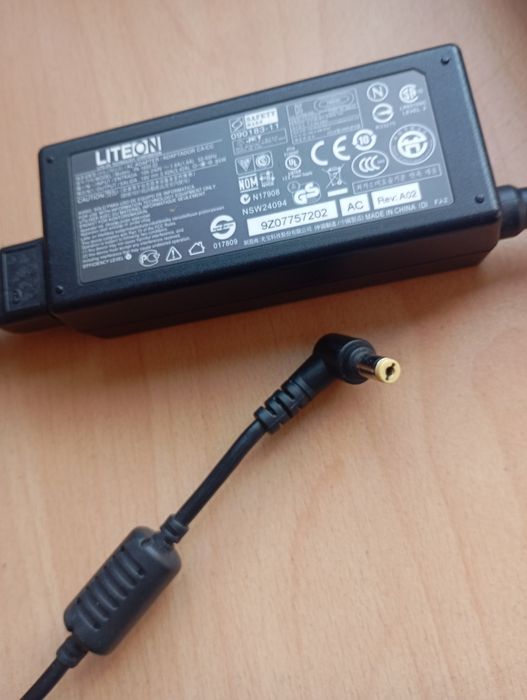 Зарядно за лаптоп acer