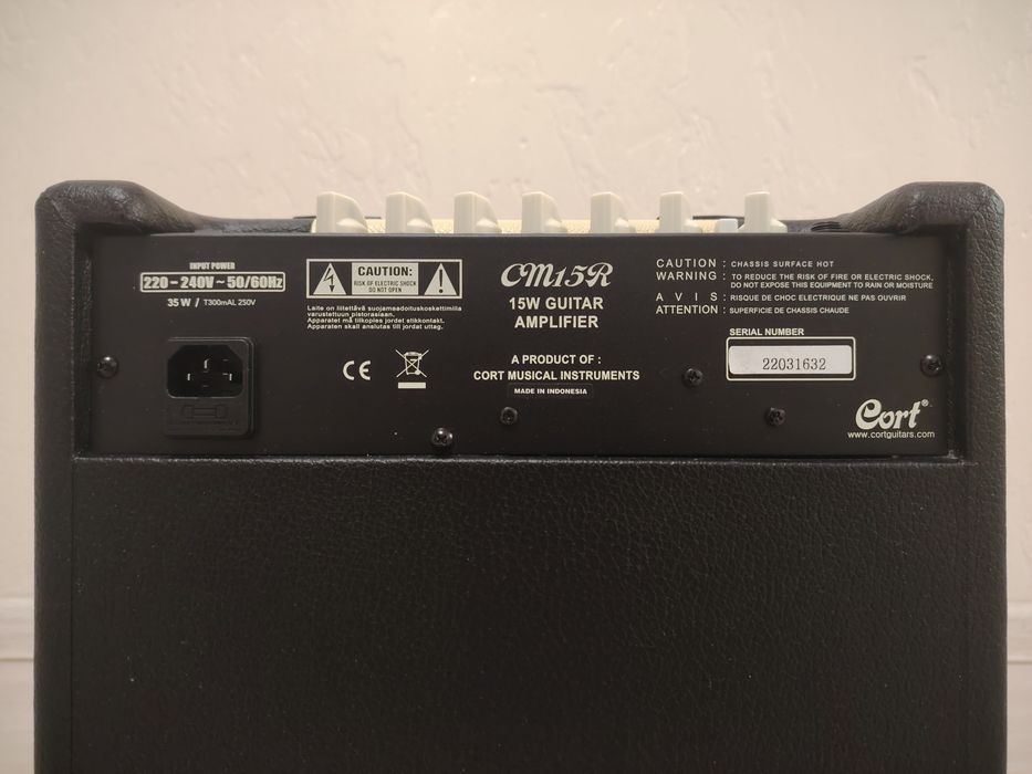Комбоусилитель Cort CM15R
