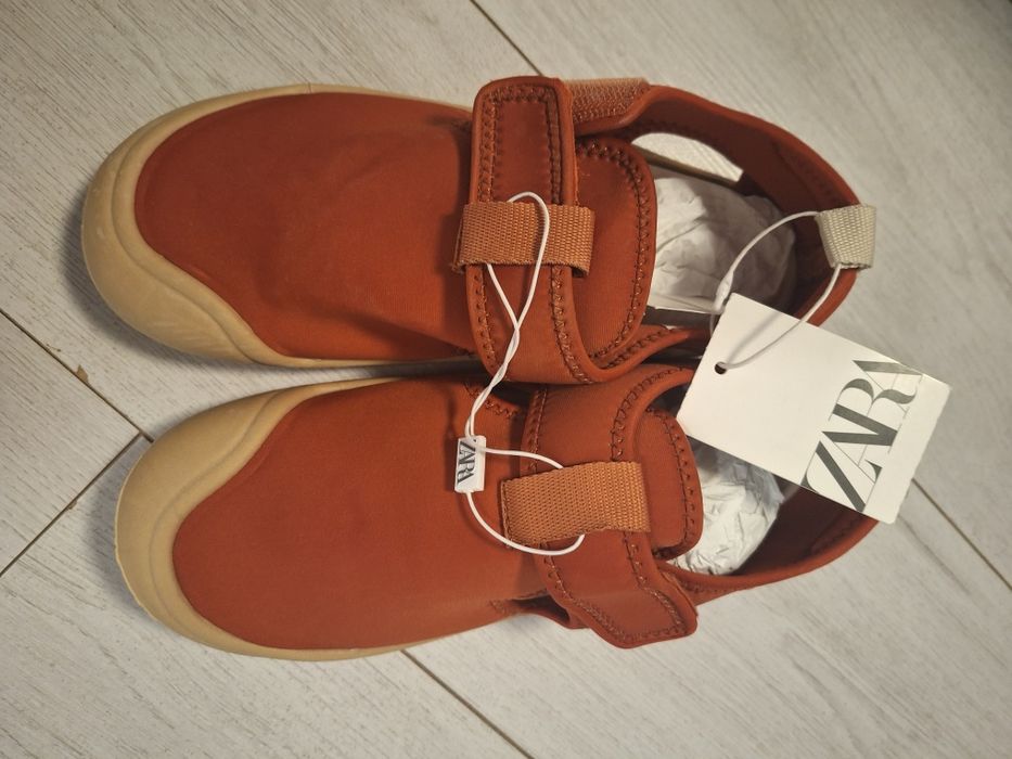 Детски сандали Zara