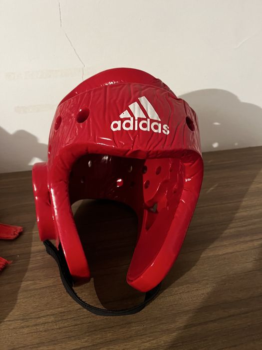 Шлемы Адидас для боевых исскуств