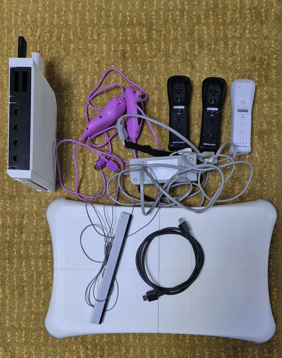 Consola Nintendo Wii pachet Full+extra controllere